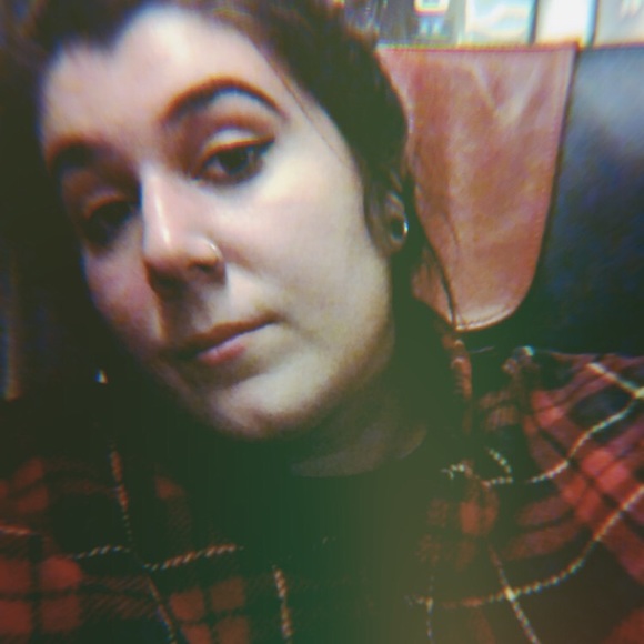 Meet your Posher, Andrea - Picture 1 of 1